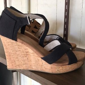 Toms wedges size 6W
